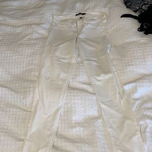 White skinny jeans